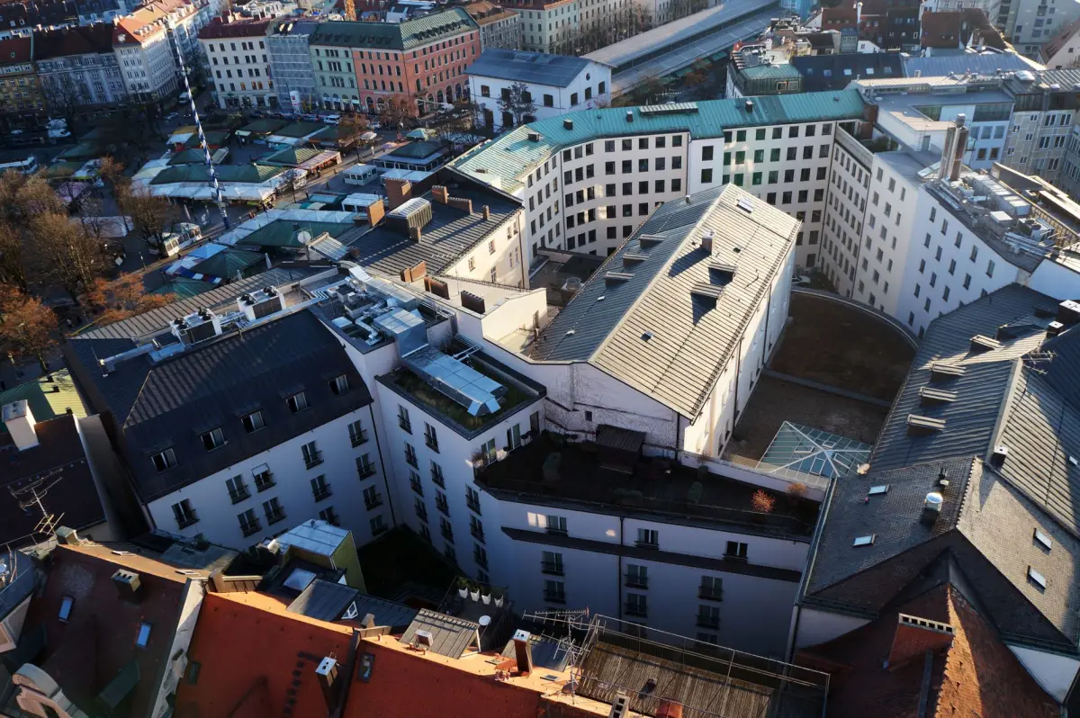 Toits d'immeubles en ville